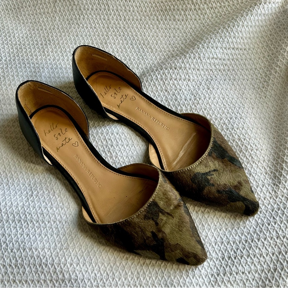 Furry Banana Republic Women's Camouflage Flats